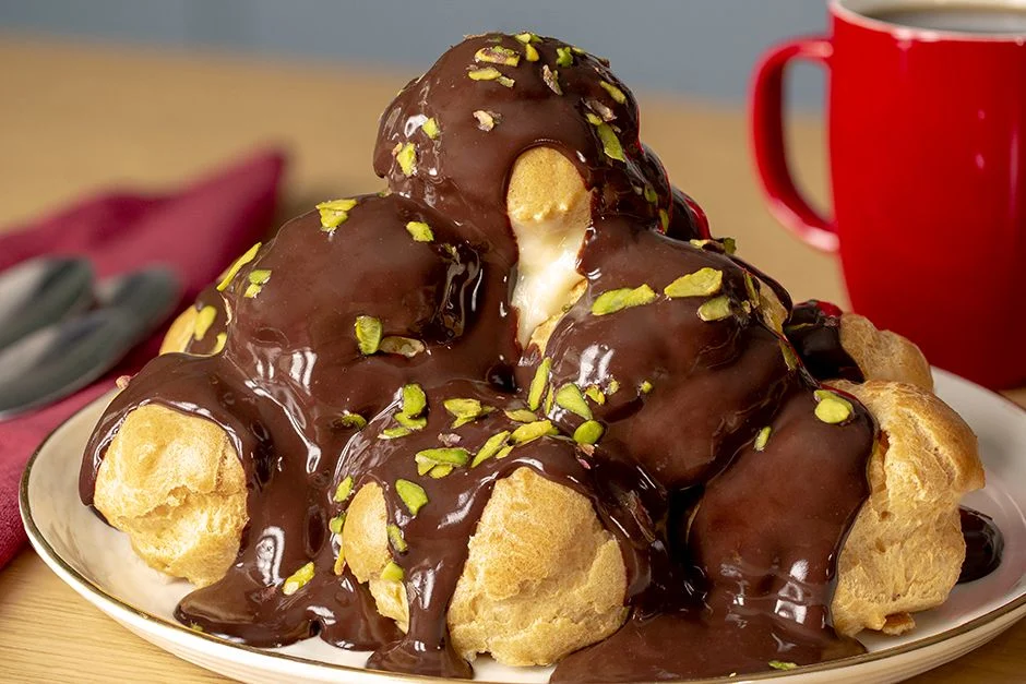 Çikolata Soslu Profiterol Yapımı: Adım Adım Tarif